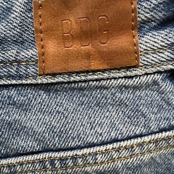 BDG Urban Outfitters Destroyed Jeans in Medium Wash Waist 26" - Picture 7 of 9